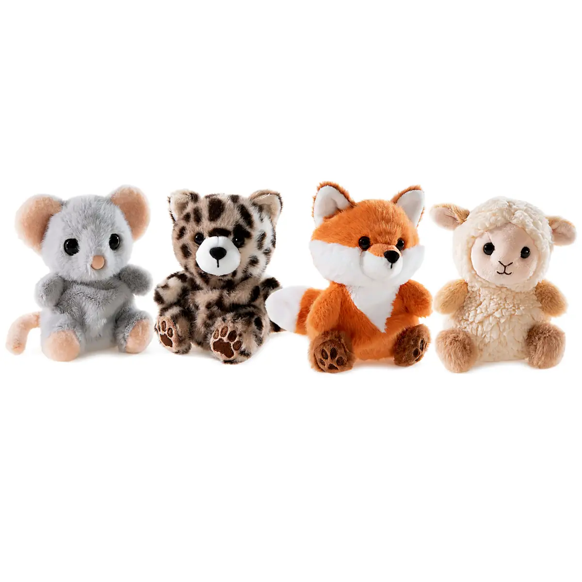Vier Chagiya Kuscheltiere bestehend aus Maus, Leopard, Fuchs und Lamm als Set auf weißem Hintergrund.